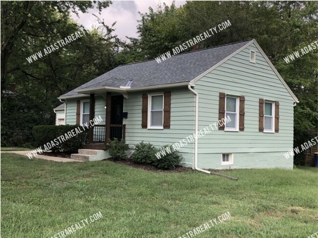 Building Photo - Charming Updated Mission Home-Available NOW!!