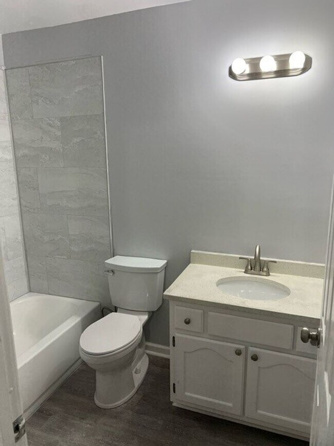 Foto del edificio - 2250 Greencliff Dr