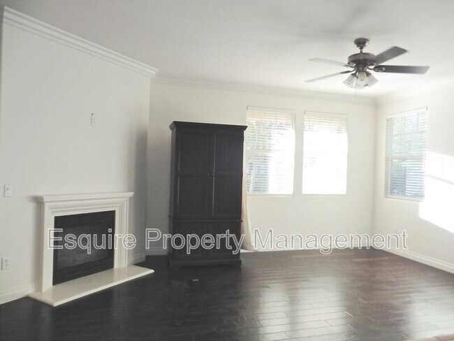 Foto del edificio - 382 Village Commons Blvd