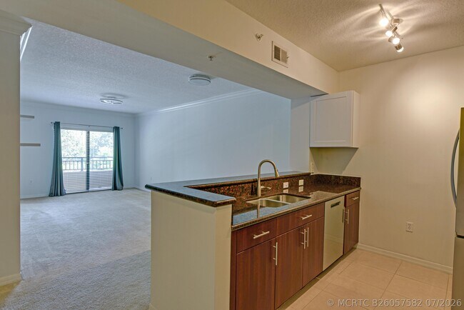 Building Photo - 4907 Midtown Ln