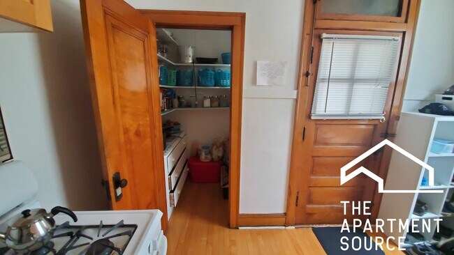Foto del edificio - 3438 W Foster Ave