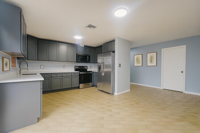 Foto del edificio - 6242 NW 1st St