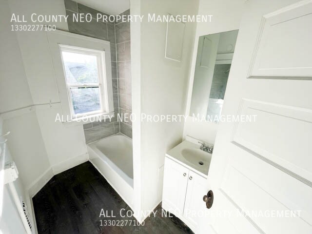 Building Photo - 3294 W 98th St