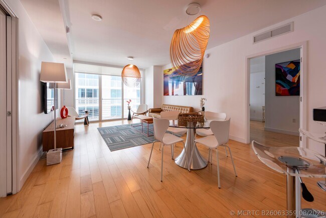 Foto del edificio - 2821 N Ocean Blvd