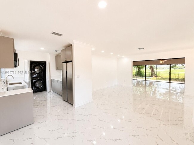 Foto del edificio - 401 S Shore Dr
