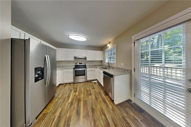 Foto del edificio - 5394 Muirwood Pl