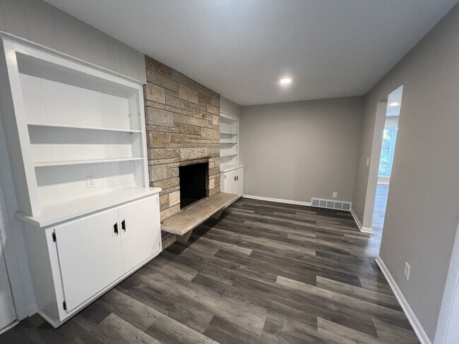 Foto del edificio - W127N12303 Knollwood Dr