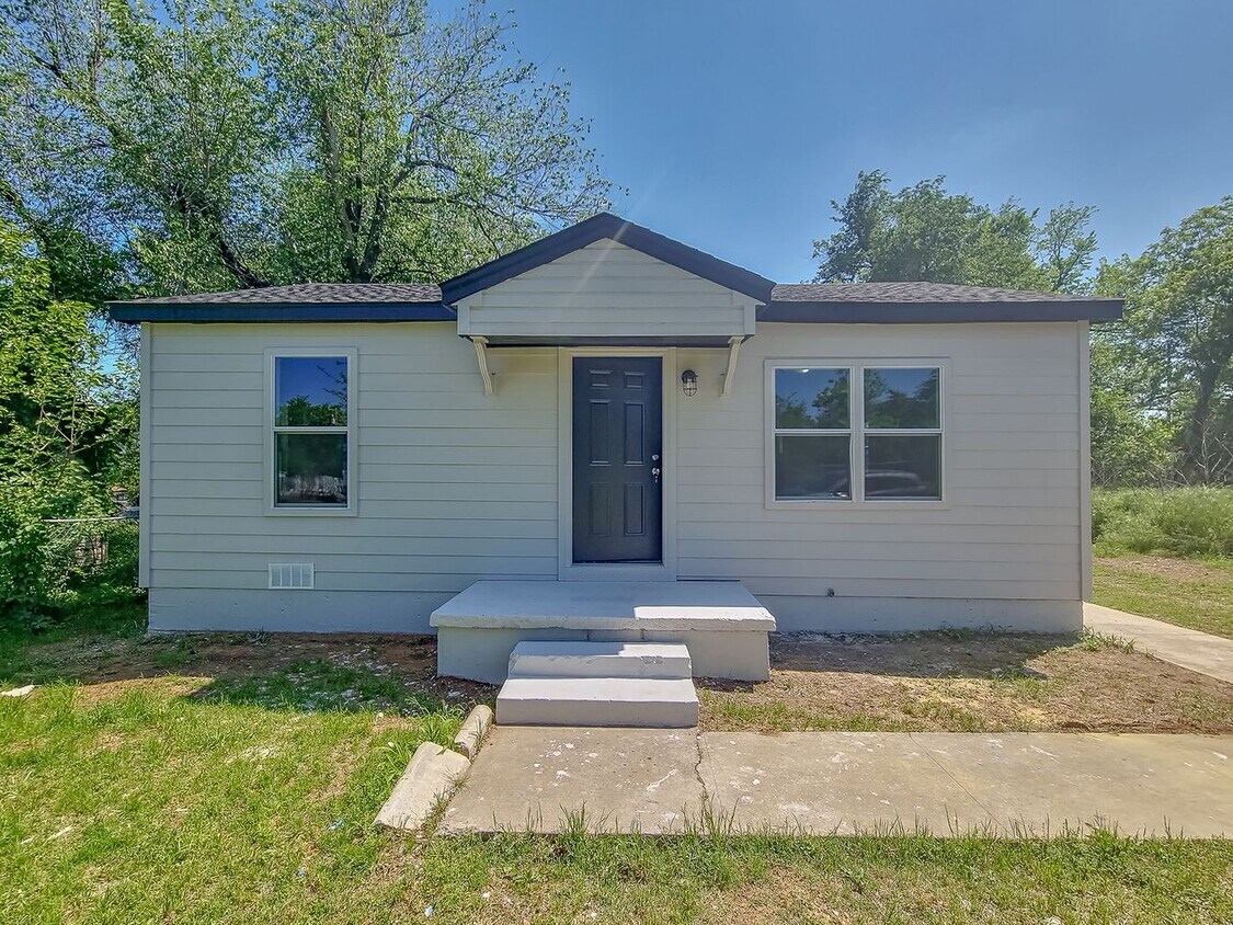 Newly Remodeled FOUR bedroom home in Spencer! FOR RENT! - Newly Remodeled FOUR bedroom home in Spencer! FOR RENT!