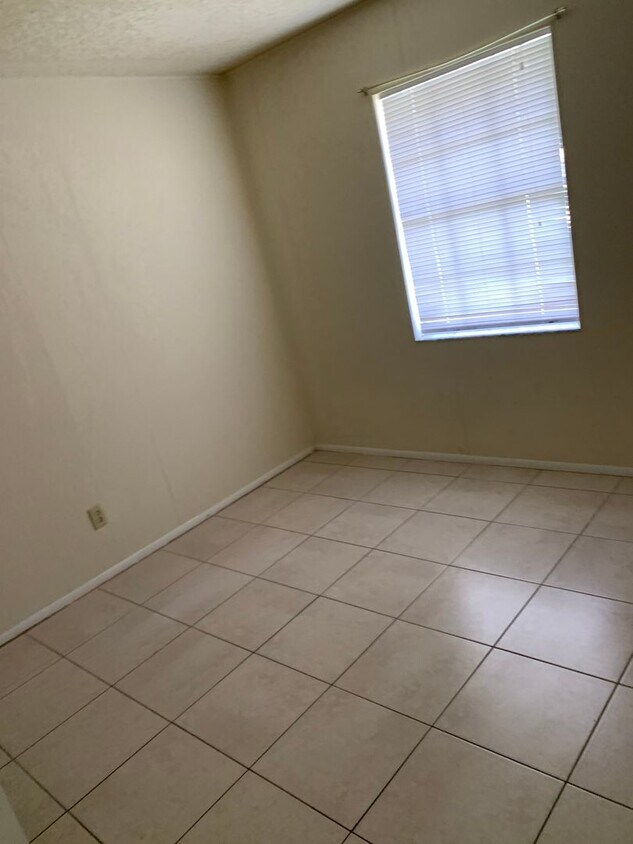 Foto del edificio - Two bedroom one and a half bath