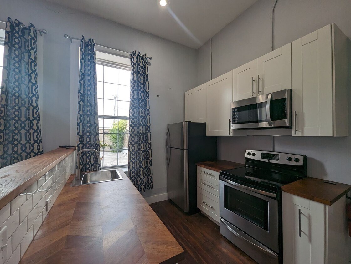 Foto principal - Upstairs Loft on Main Street in Batesville...