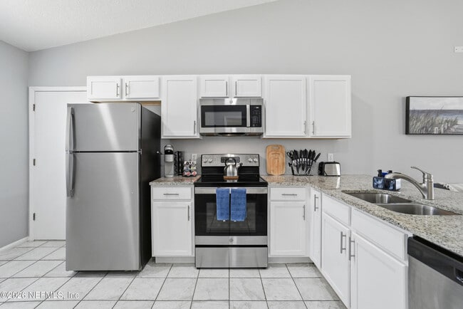 Building Photo - 3419 Islander Way