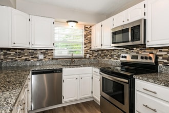 Building Photo - 10198 Luana Dr N