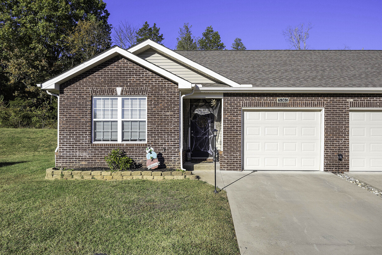 Primary Photo - 5363 Dover Springs Way