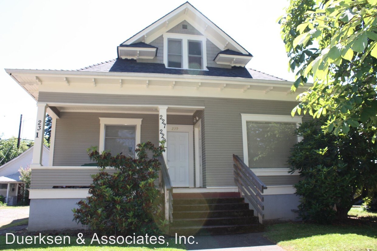 Primary Photo - 227-231 NW 9th St
