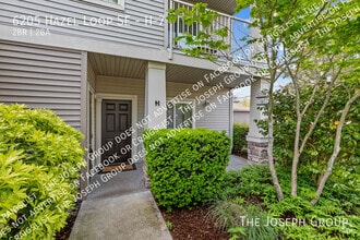 Building Photo - 6205 Hazel Loop SE