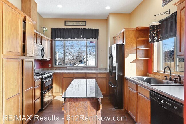 Building Photo - 4 br, 2 bath House - 1114 County Road D E