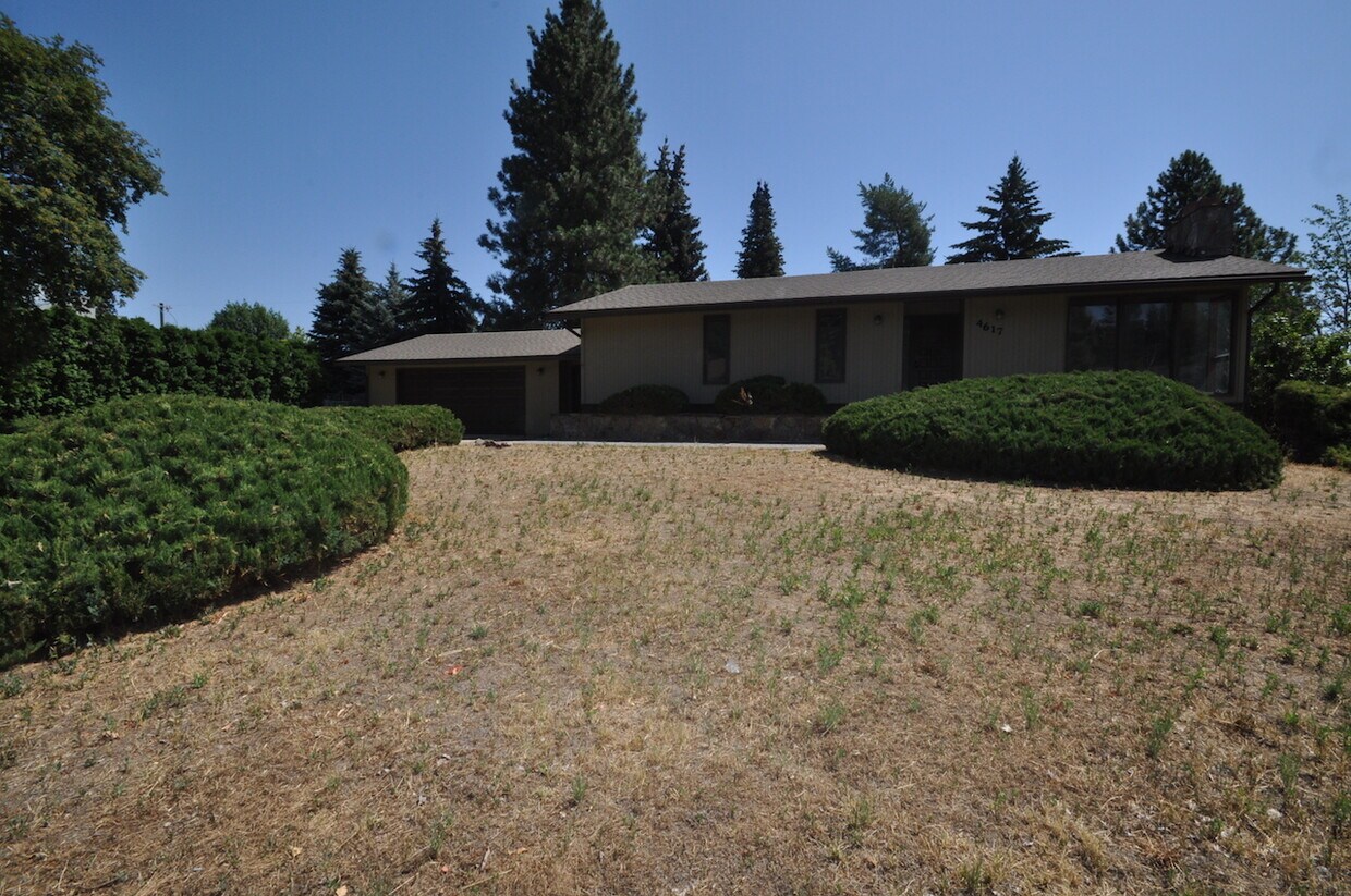 Primary Photo - 4617 S Napa St