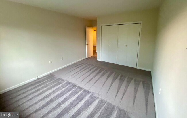 Building Photo - 2711 Ordway St NW