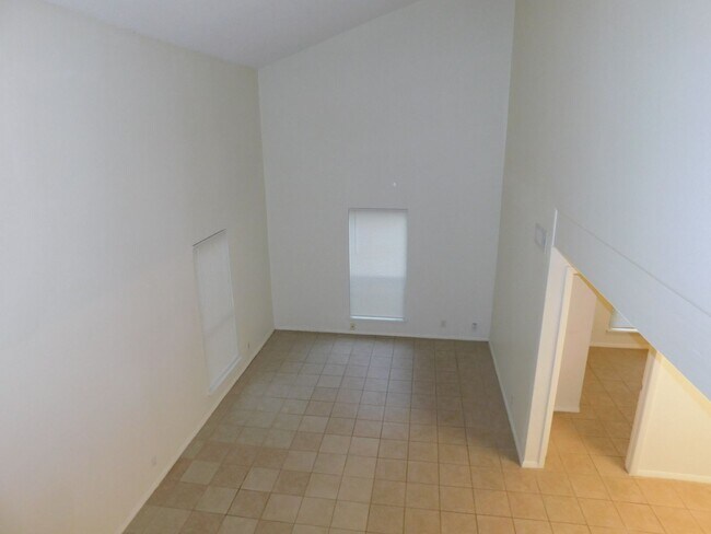Building Photo - 8208HOOD