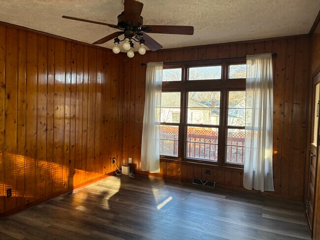 Foto del edificio - 2300 Midvale Ave