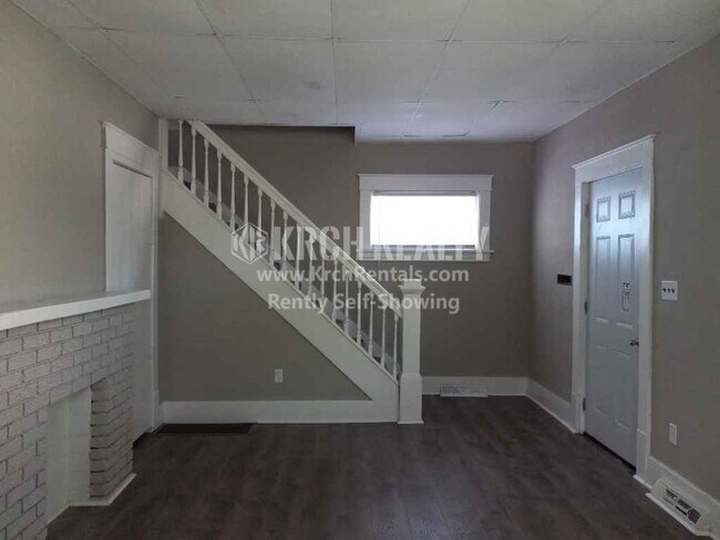 Building Photo - Nice 3-Bed 1-Bath Home in West Toledo. Fre...