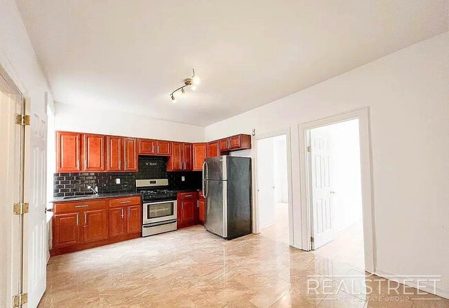 Foto del edificio - Nostrand Avenue