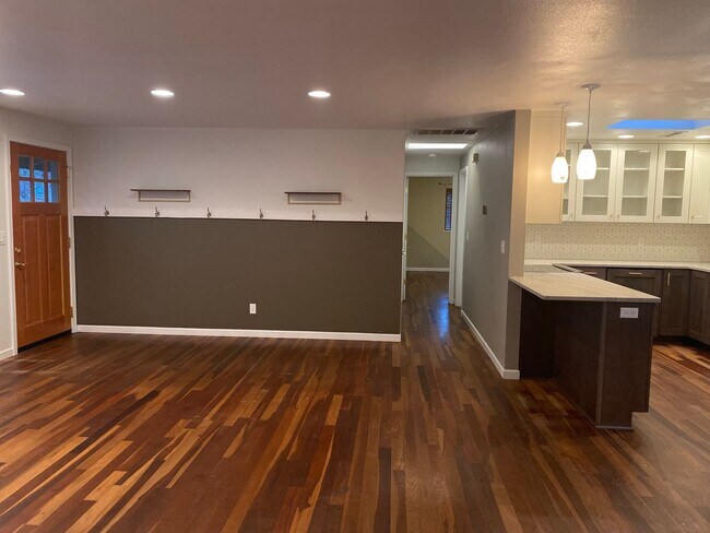 Foto del edificio - 483 E Hersey St