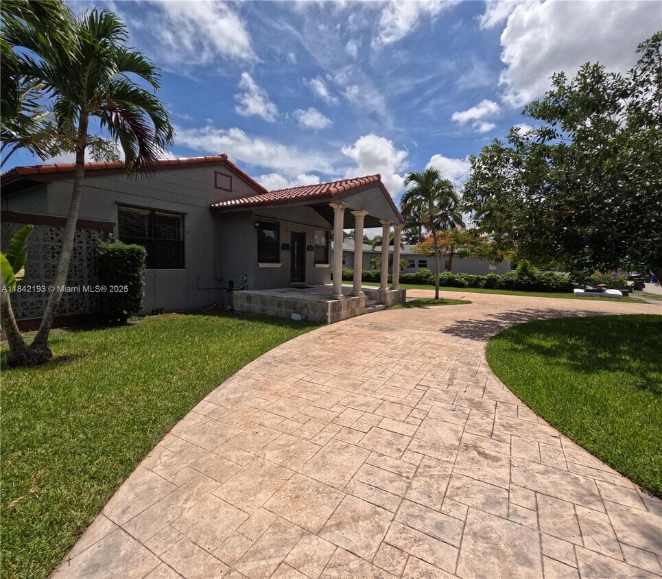 Foto principal - 2518 Monroe St