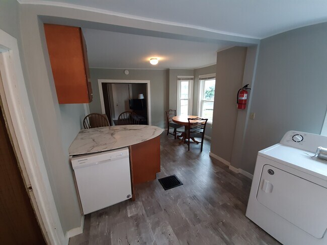 Building Photo - 315 Hillview Pl