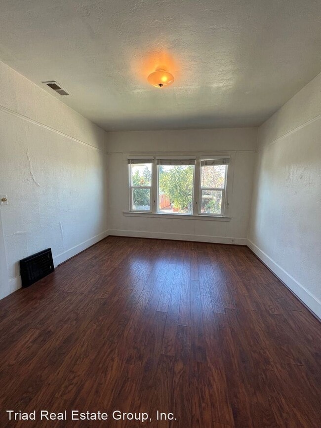 Building Photo - 4 br, 2 bath House - 859 Church Street
