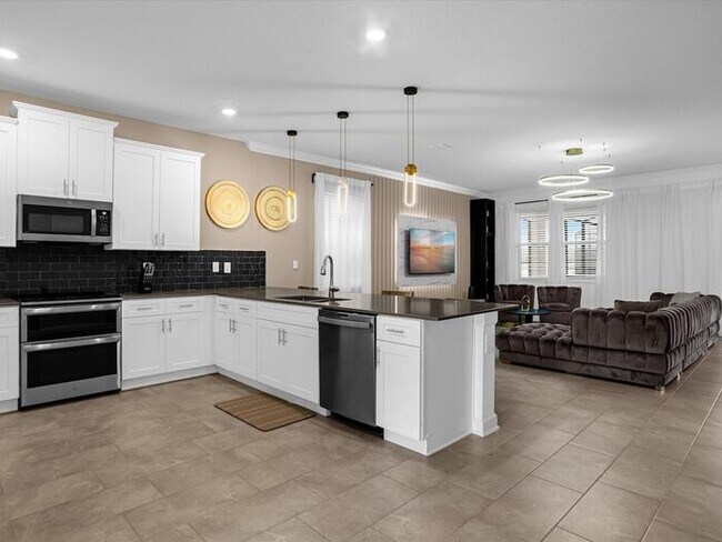 Building Photo - 3016PL  Brand New High End 9BR Villa in St...