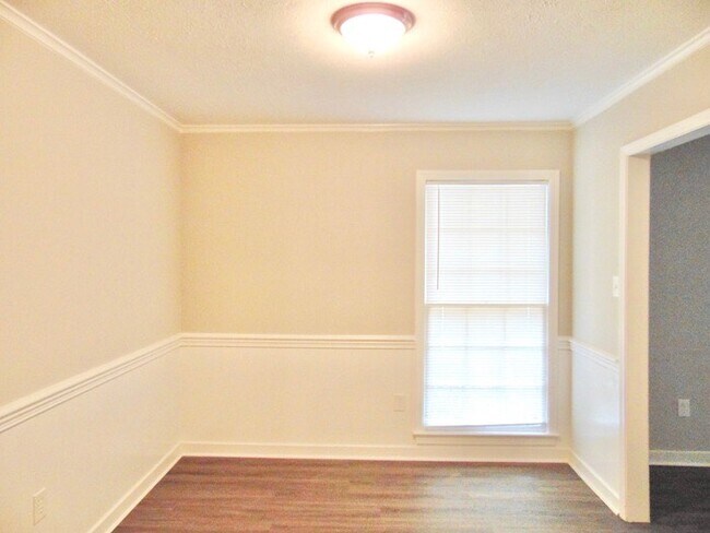 Building Photo - 5240 Harrow Dr