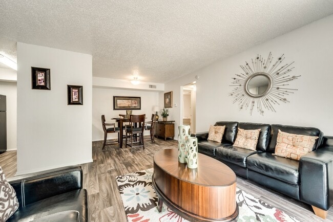 Building Photo - The Watermark Apartments