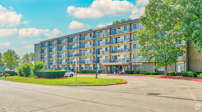 Building Photo - Riverside Towers