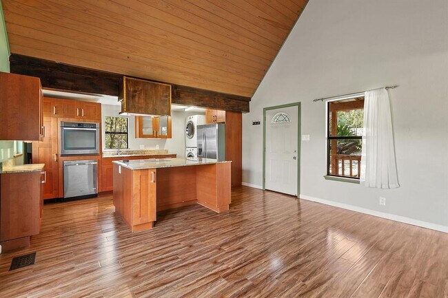 Building Photo - 4300 Stearn's Ln