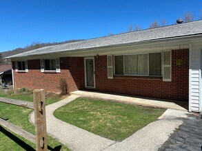 Building Photo - 312 Clint Norris Rd