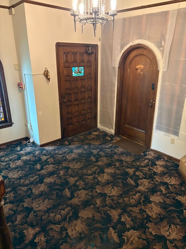 Building Photo - Capitol Hill Studio $1550.00,  W/S/G included. La Flor Condominiums.