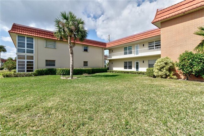 Foto del edificio - 107 Spring Lake Ct