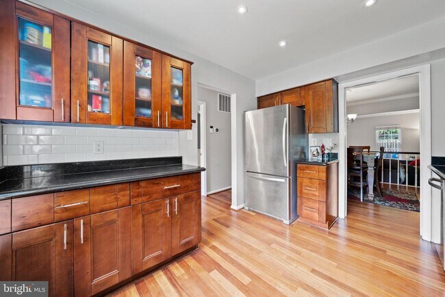Foto del edificio - 5752 Heritage Hill Dr