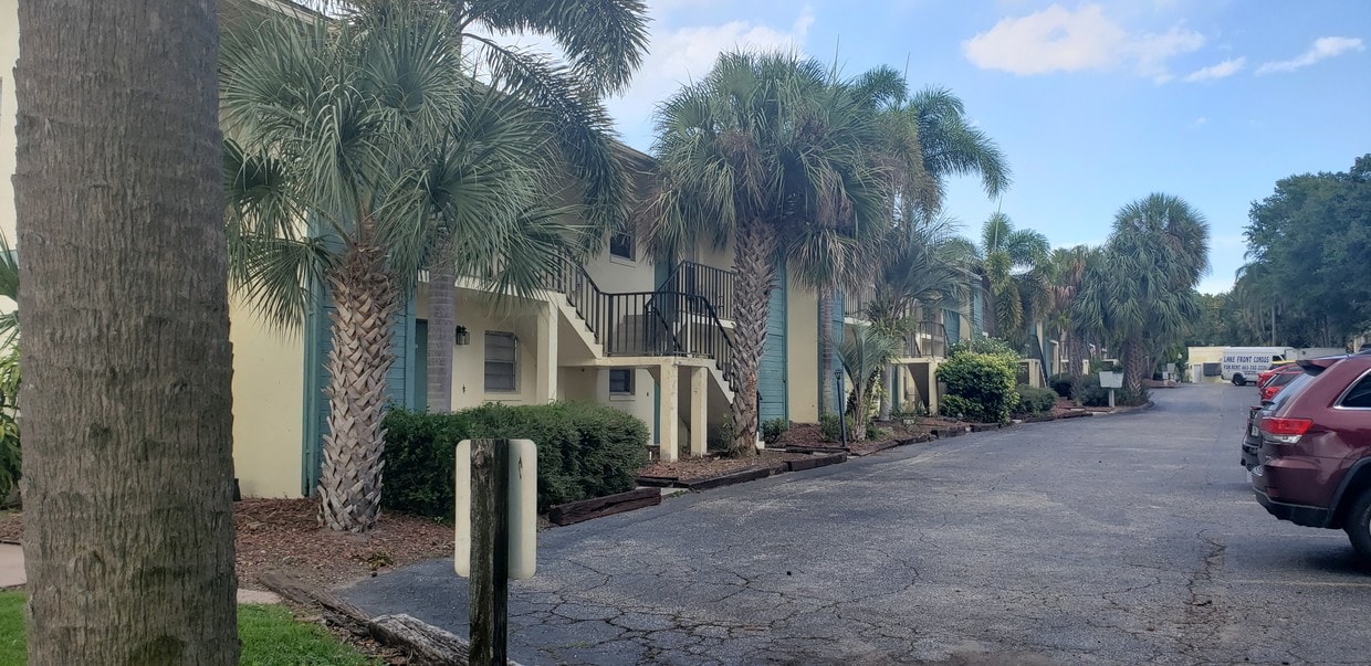 Building Front - 2181 Lakeview Dr
