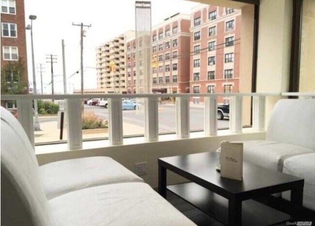 Foto del edificio - 405 E Broadway