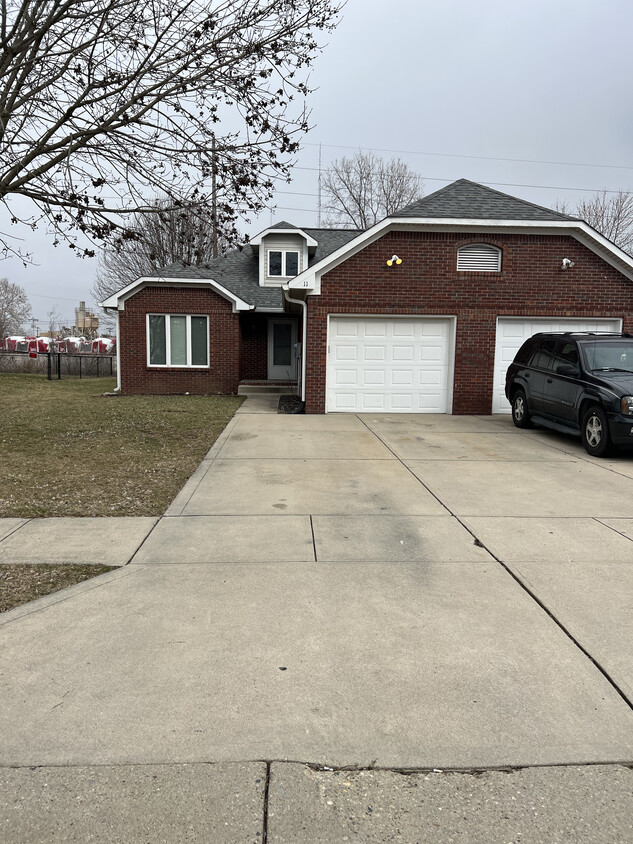 11 Grassyway Ct, Whiteland, IN 46184 Townhome Rentals in Whiteland IN