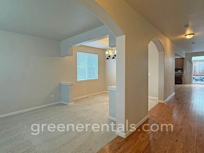 Foto del edificio - 4BR/2.5BA with Bonus Loft and Den in Lacey