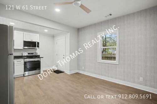 Building Photo - 121 W 61st St