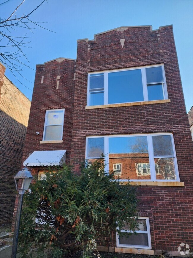 Studio Apartments under 1,800 in 60619