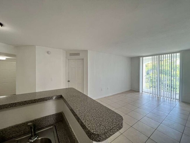 Interior Photo - The Oaks in North Miami