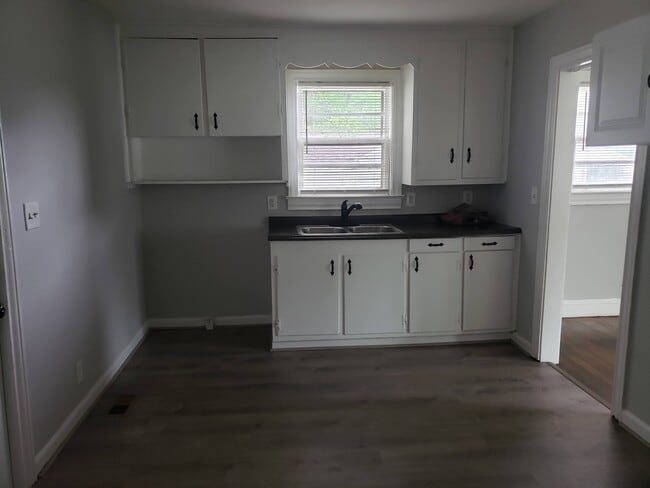 Foto del edificio - 306 Crosby Cir