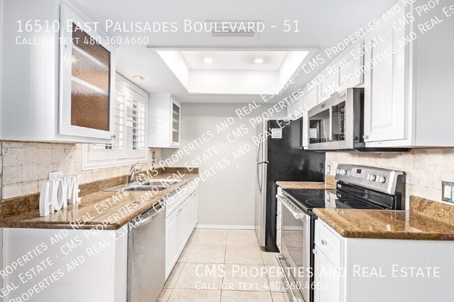 Foto del edificio - 16510 E Palisades Blvd