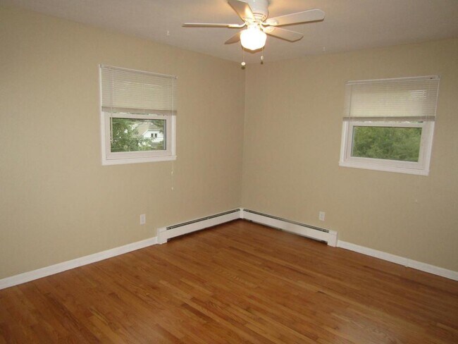 Foto del edificio - 290 Orchard Dr #4