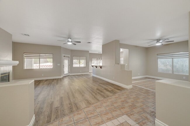 Foto del edificio - Marvelous Single Story, 3 Bedroom Home with NO HOA!